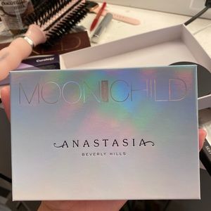 ANASTASIA BEVERLY HILLS MOONCHILD PALLETE